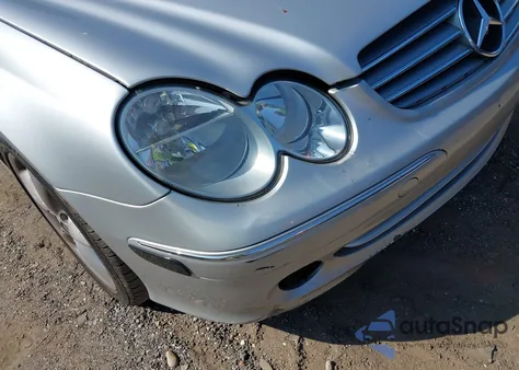 2005 Mercedes-Benz Clk 320 z USA, uszkodzony, nr VIN WDBTJ65JX5F134368